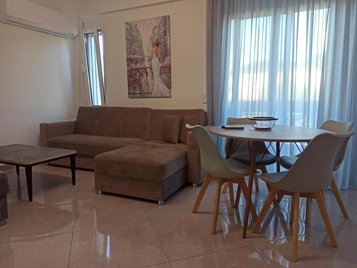 Cyclops Luxury Apartments Igoemenitsa Buitenkant foto